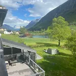 3 Bedrooms 2 Bathrooms River View Appartamento Stryn
