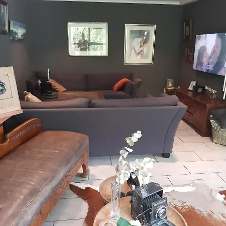 3 Bedrooms 2 Bathrooms River View *