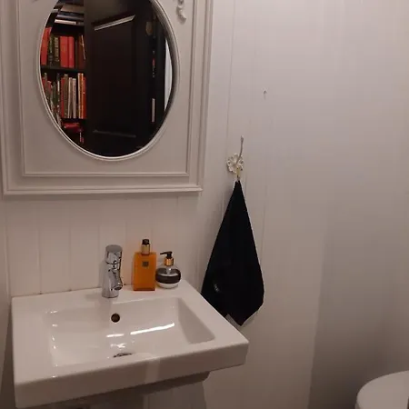 3 Bedrooms 2 Bathrooms River View *