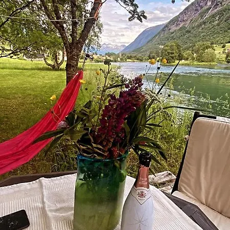 Apartment 3 Bedrooms 2 Bathrooms River View *