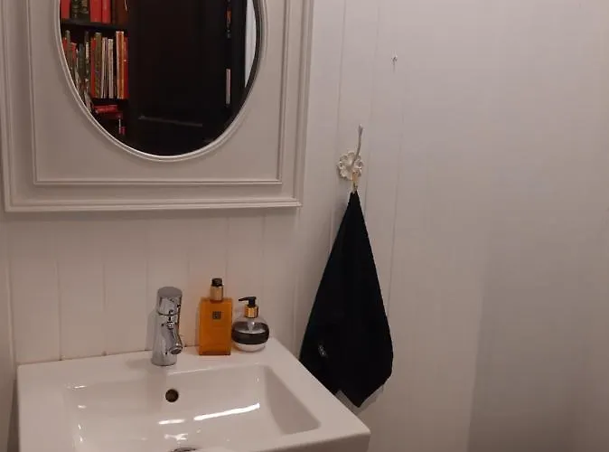3 Bedrooms 2 Bathrooms River View *