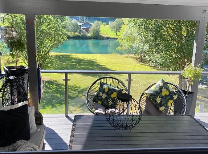 3 Bedrooms 2 Bathrooms River View דירה סטרין