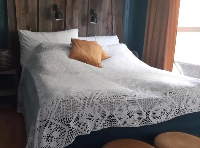 3 Bedrooms 2 Bathrooms River View דירה