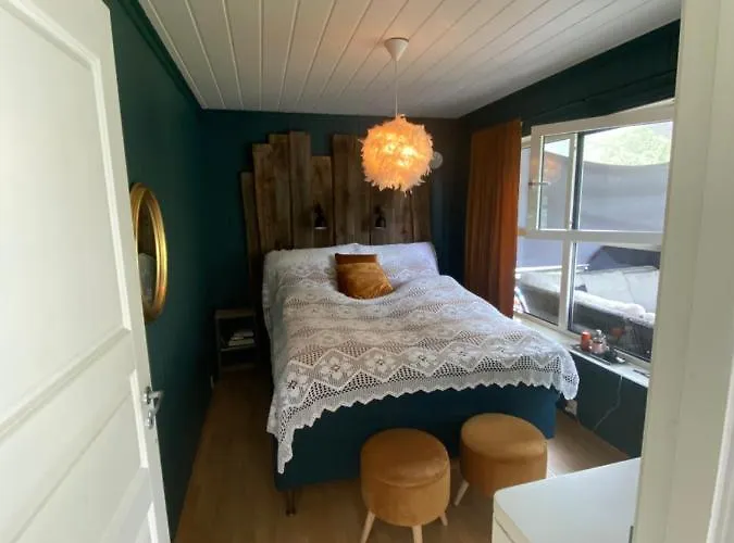 3 Bedrooms 2 Bathrooms River View